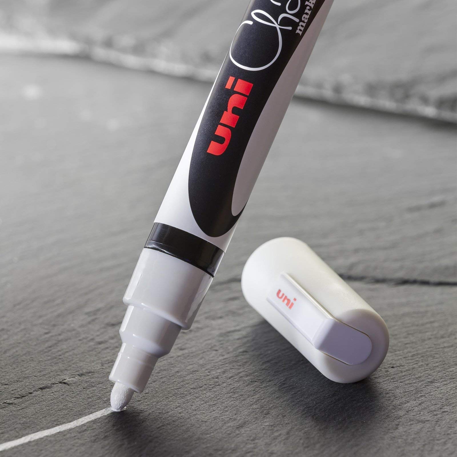uni-ball-chalk-marker-pwe-5m-5-marqueurs-craie-pointe-moyenne-1-8-2-5-mm-blanc image 6