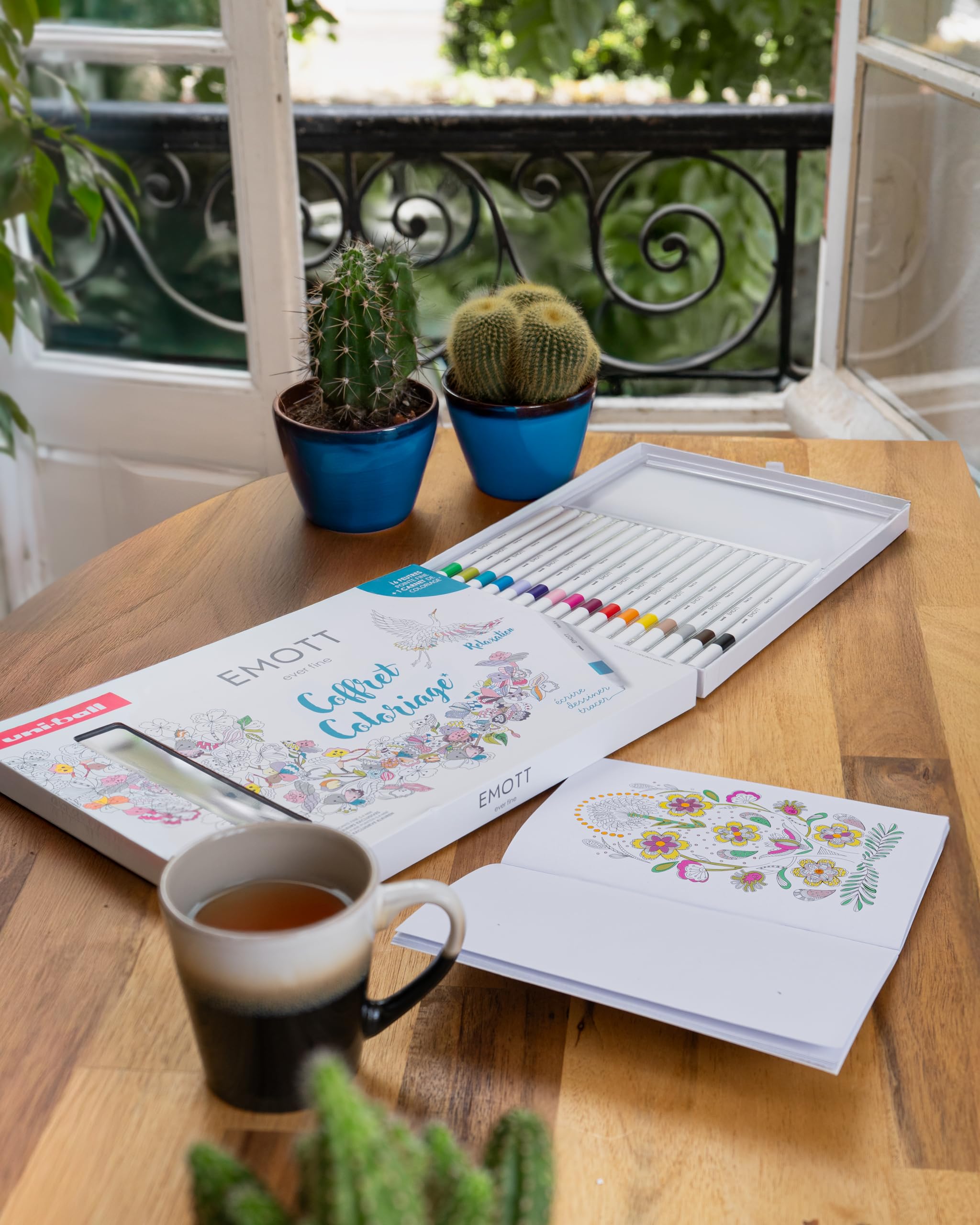 uni-ball-emott-feutre-fin-0-4-mm-coffret-16-couleurs-carnet-coloriage-a5 image 4
