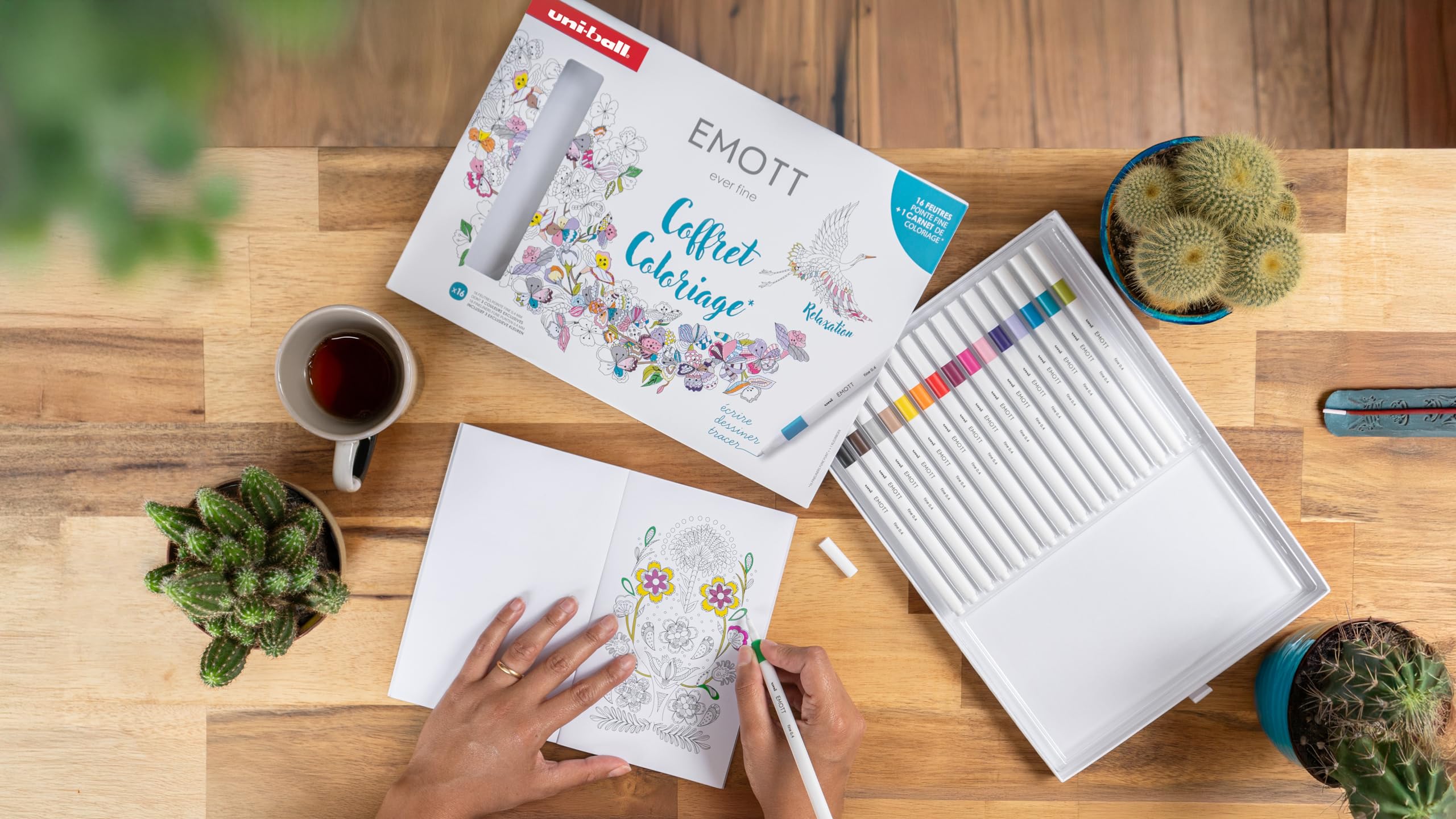 uni-ball-emott-feutre-fin-0-4-mm-coffret-16-couleurs-carnet-coloriage-a5 image 3