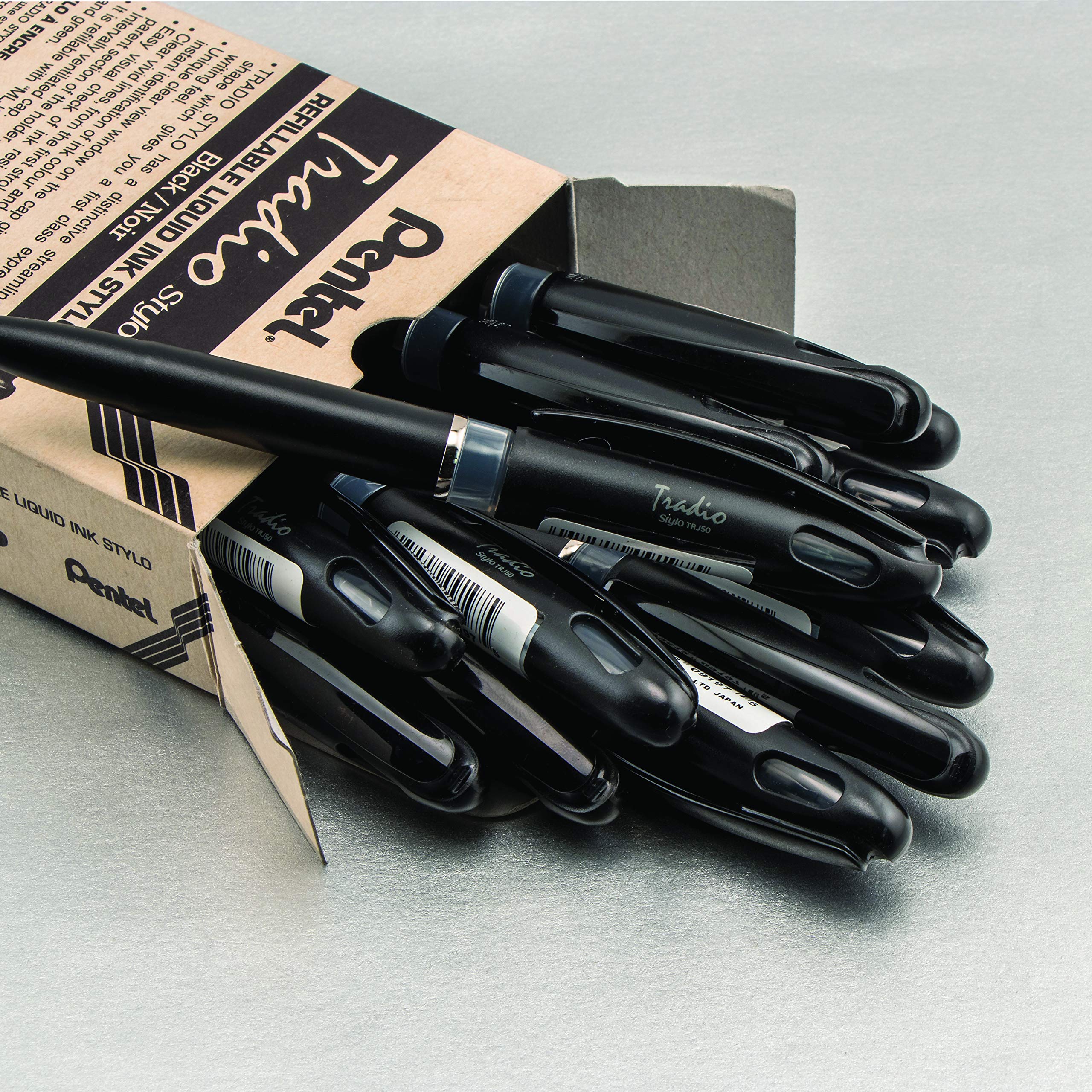 pentel-tradio-lot-de-12-feutres-plume-rechargeables-encre-noire-corps-noir-mat image 3